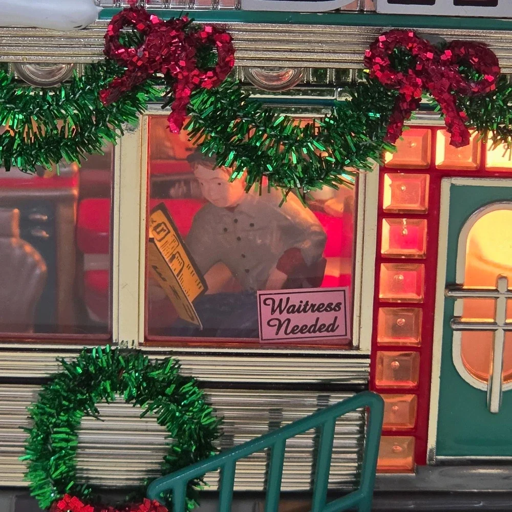 Department 56 Snow Village Shelly's Diner 1999 Illuminated 56.55008 Original Box